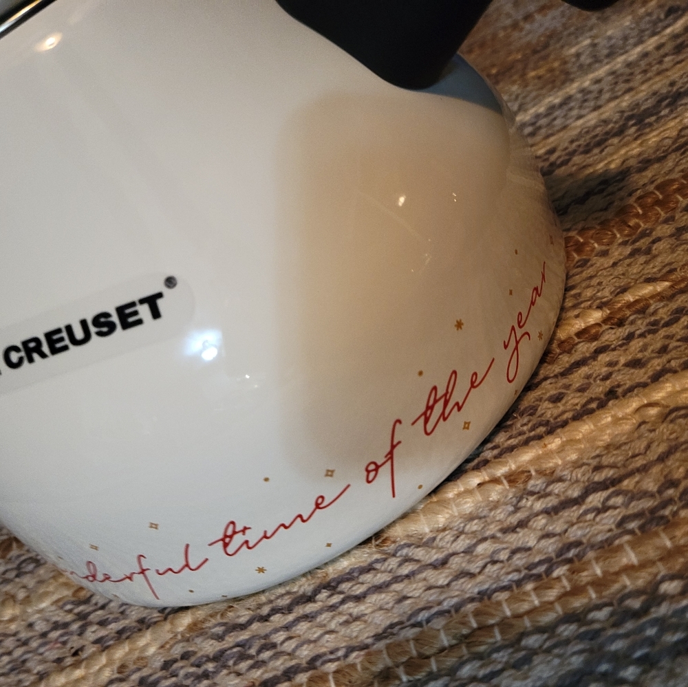 FLASH SALE! NWT Le Creuset Holiday Tea Kettle - Picture 7 of 7